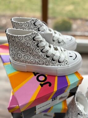 Joe Boxer Kids' White Smiley High-Top Sneakers size 13 and 1 New